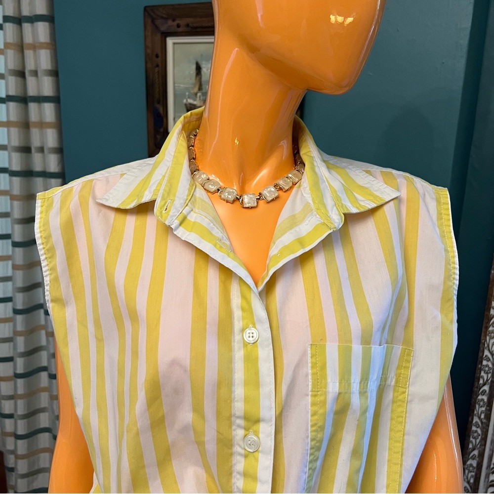 Simply Basic Sleeveless Button Down Collared Stri… - image 3